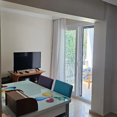 Oezdere Ferienwohnung 아파트